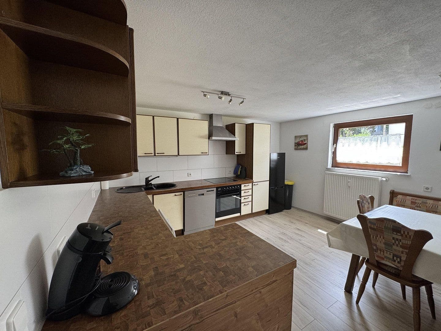 Prodej bytu 2+1 76 m², Metzinger Straße, Dettingen an der Erms, Bádensko-Württembersko Prodej bytu 2+1 76 m², Metzinger Straße, Dettingen an der Erms, Bádensko-Württembersko