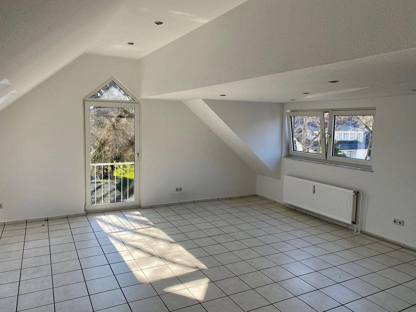 Pronájem bytu 2+1 68 m², Köln, Severní Porýní-Vestfálsko Pronájem bytu 2+1 68 m², Köln, Severní Porýní-Vestfálsko