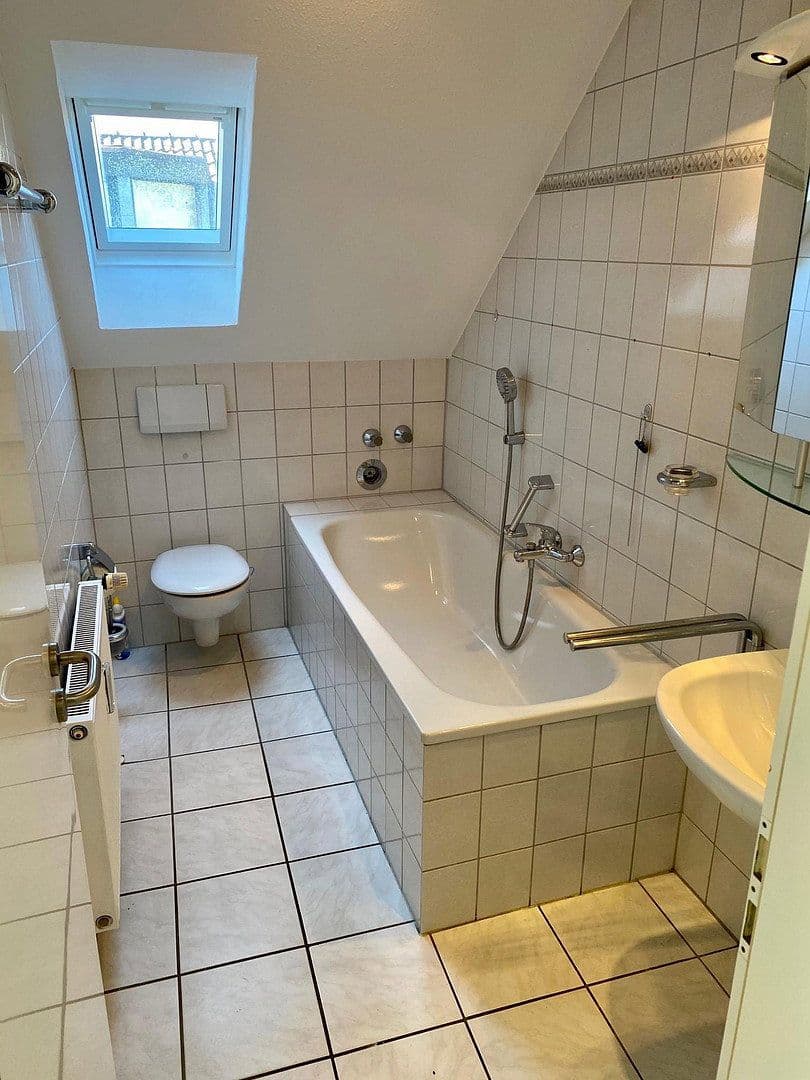 Pronájem bytu 2+1 68 m², Köln, Severní Porýní-Vestfálsko Pronájem bytu 2+1 68 m², Köln, Severní Porýní-Vestfálsko