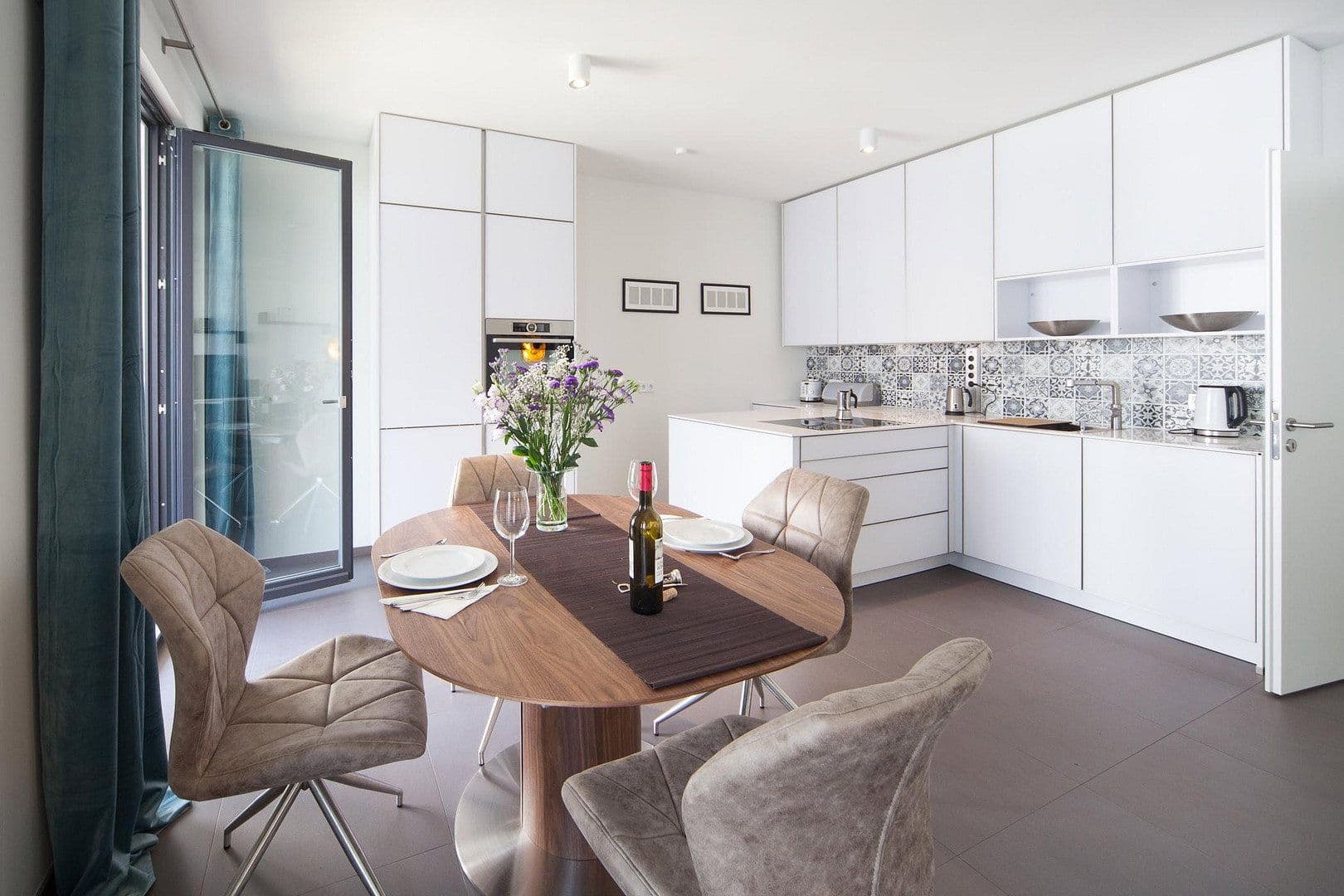 Pronájem bytu 3+1 108 m², Beuthstr. 14, Berlrin, Berlín Pronájem bytu 3+1 108 m², Beuthstr. 14, Berlrin, Berlín