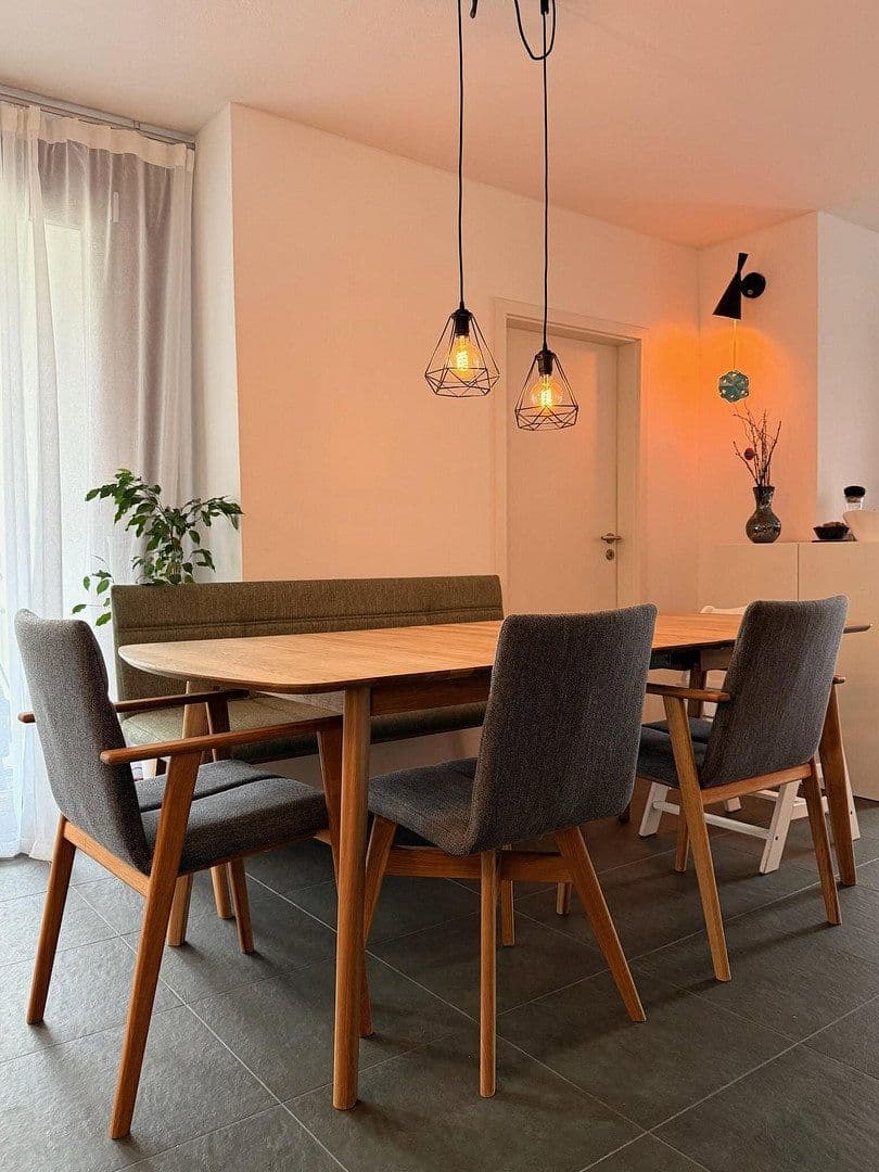 Pronájem bytu 3+kk 85 m², Stuttgart, Bádensko-Württembersko Pronájem bytu 3+kk 85 m², Stuttgart, Bádensko-Württembersko