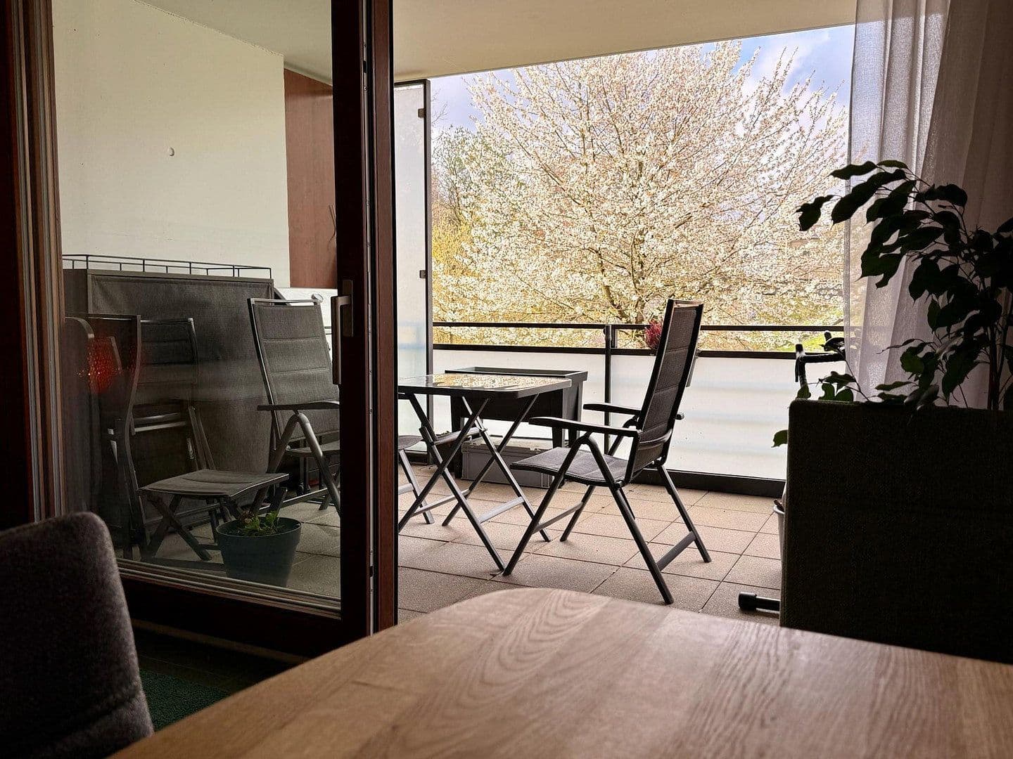 Pronájem bytu 3+kk 85 m², Stuttgart, Bádensko-Württembersko Pronájem bytu 3+kk 85 m², Stuttgart, Bádensko-Württembersko