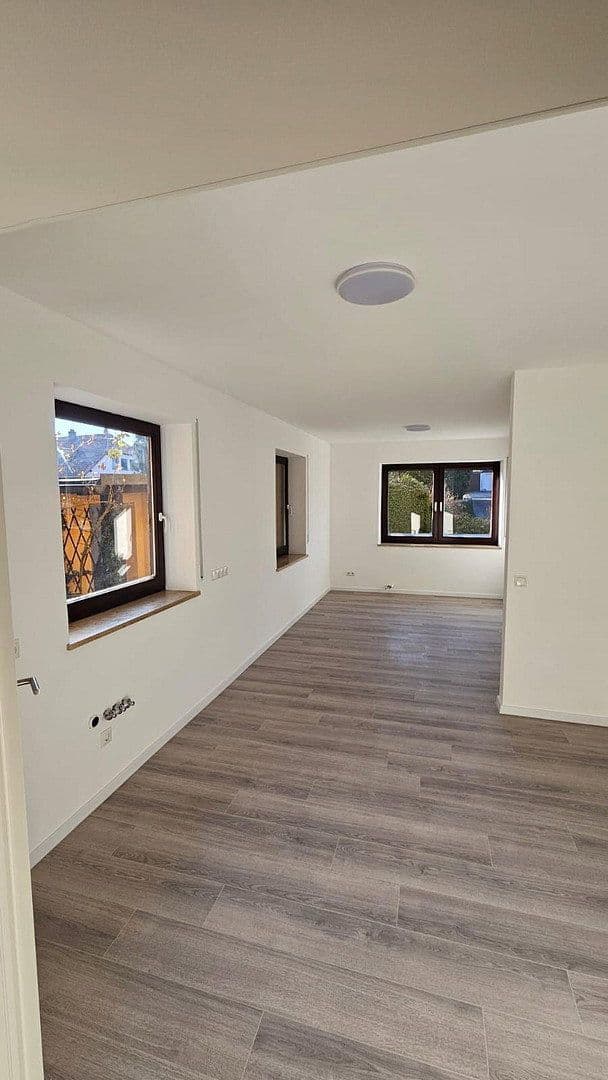 Prodej domu 129 m², pozemek 585 m², Fasanenweg 7, Pyrbaum, Bavorsko Prodej domu 129 m², pozemek 585 m², Fasanenweg 7, Pyrbaum, Bavorsko