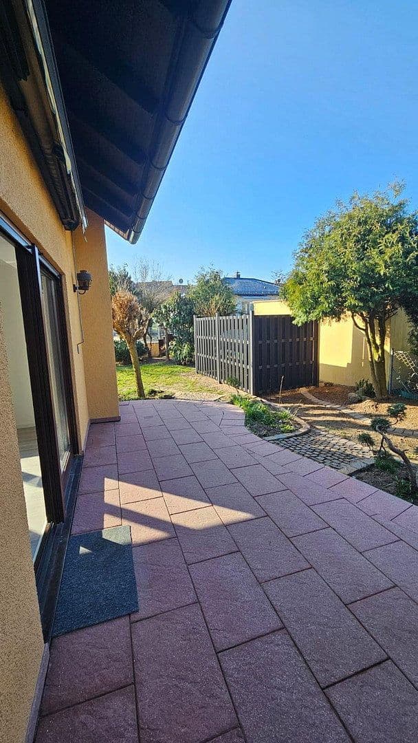 Prodej domu 129 m², pozemek 585 m², Fasanenweg 7, Pyrbaum, Bavorsko Prodej domu 129 m², pozemek 585 m², Fasanenweg 7, Pyrbaum, Bavorsko