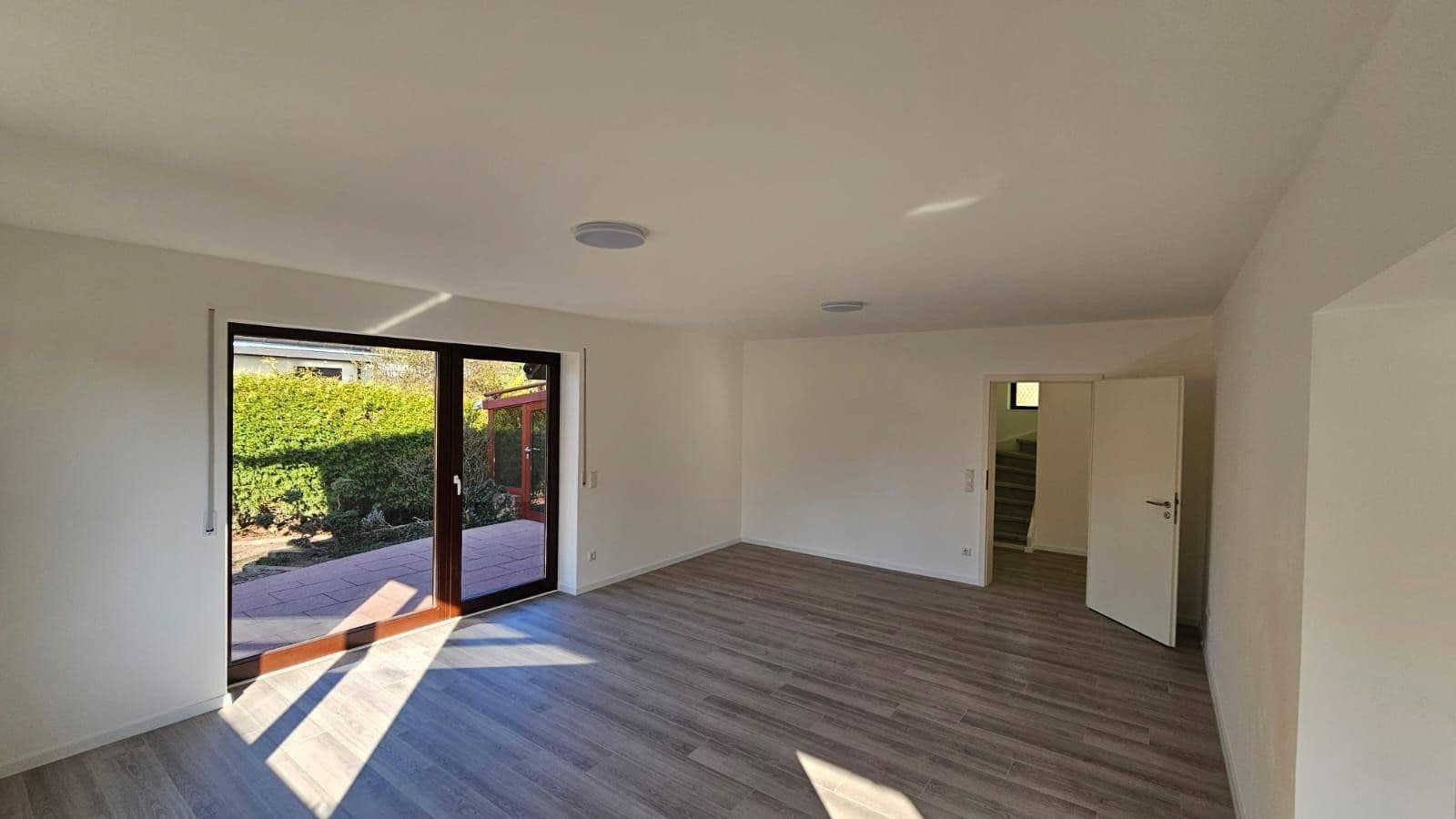 Prodej domu 129 m², pozemek 585 m², Fasanenweg 7, Pyrbaum, Bavorsko Prodej domu 129 m², pozemek 585 m², Fasanenweg 7, Pyrbaum, Bavorsko