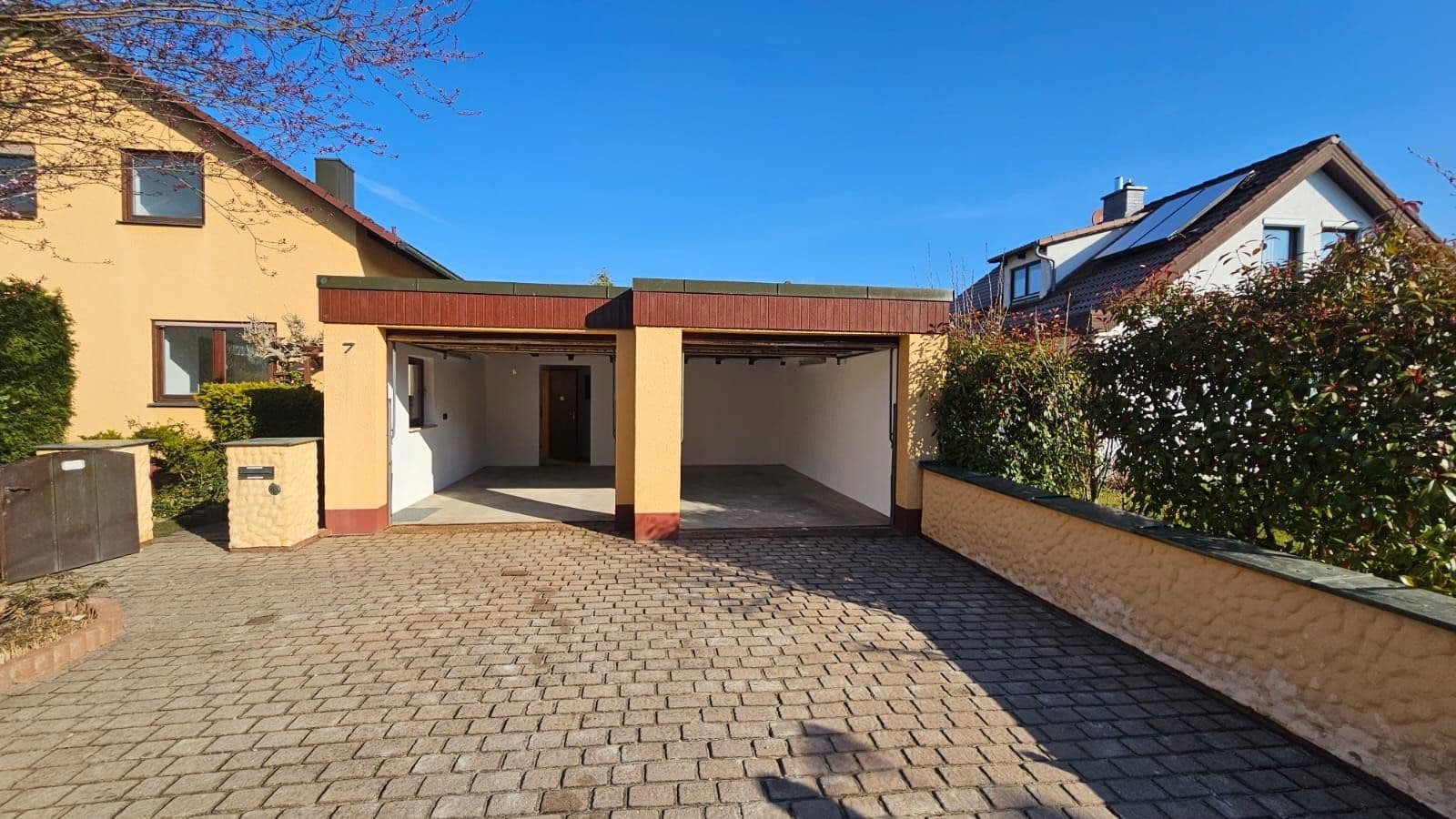 Prodej domu 129 m², pozemek 585 m², Fasanenweg 7, Pyrbaum, Bavorsko Prodej domu 129 m², pozemek 585 m², Fasanenweg 7, Pyrbaum, Bavorsko