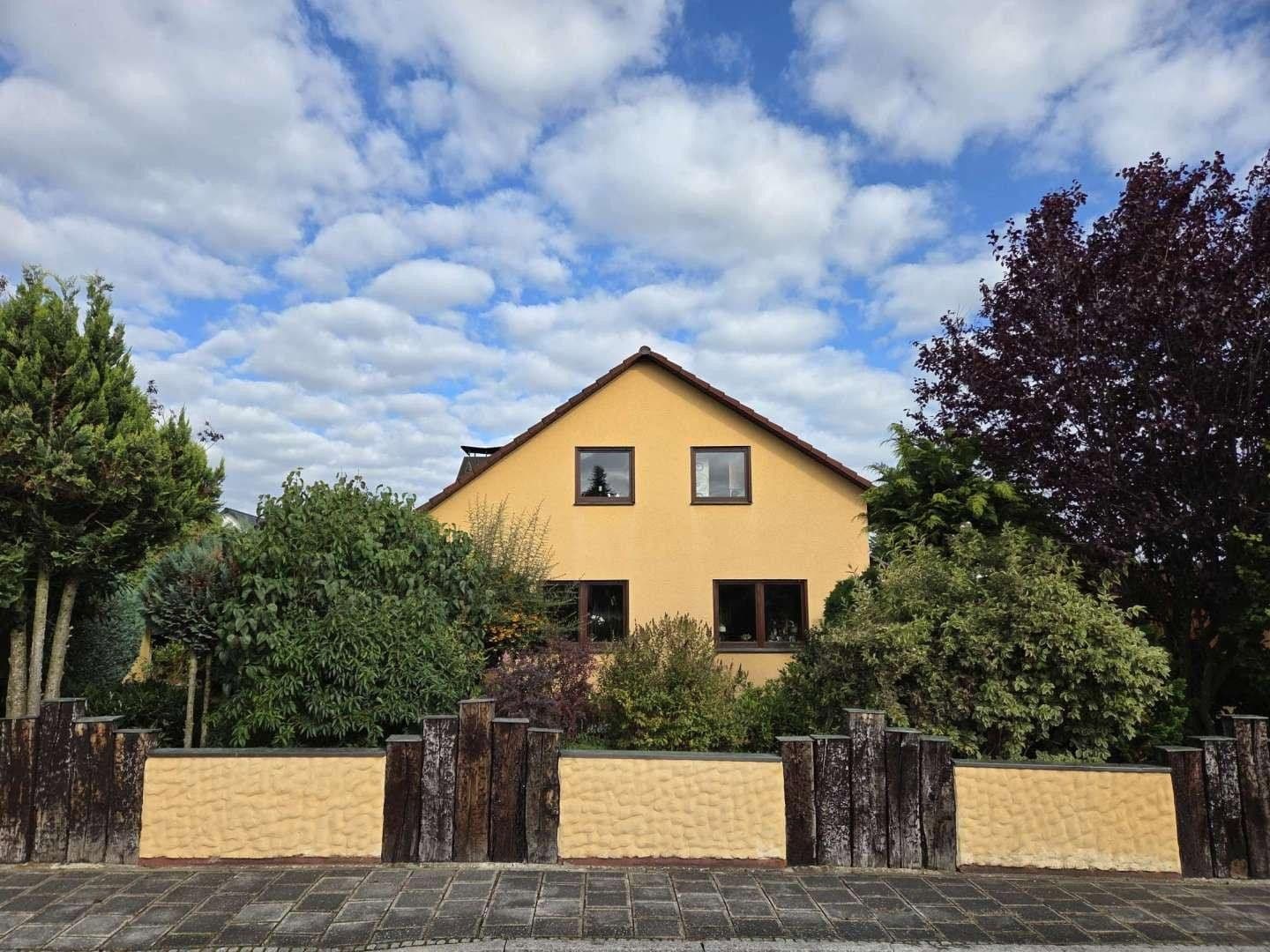 Prodej domu 129 m², pozemek 585 m², Fasanenweg 7, Pyrbaum, Bavorsko Prodej domu 129 m², pozemek 585 m², Fasanenweg 7, Pyrbaum, Bavorsko