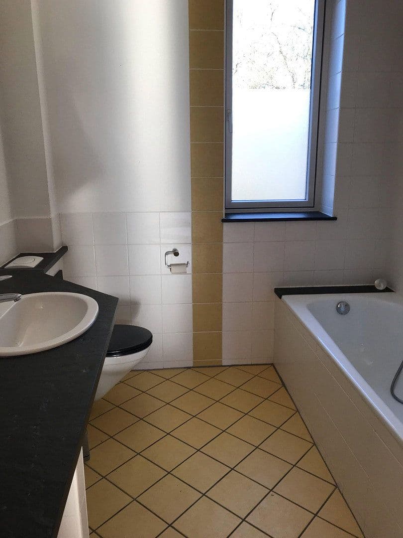 Pronájem bytu 2+1 100 m², Hohenstein, Hessen Pronájem bytu 2+1 100 m², Hohenstein, Hessen