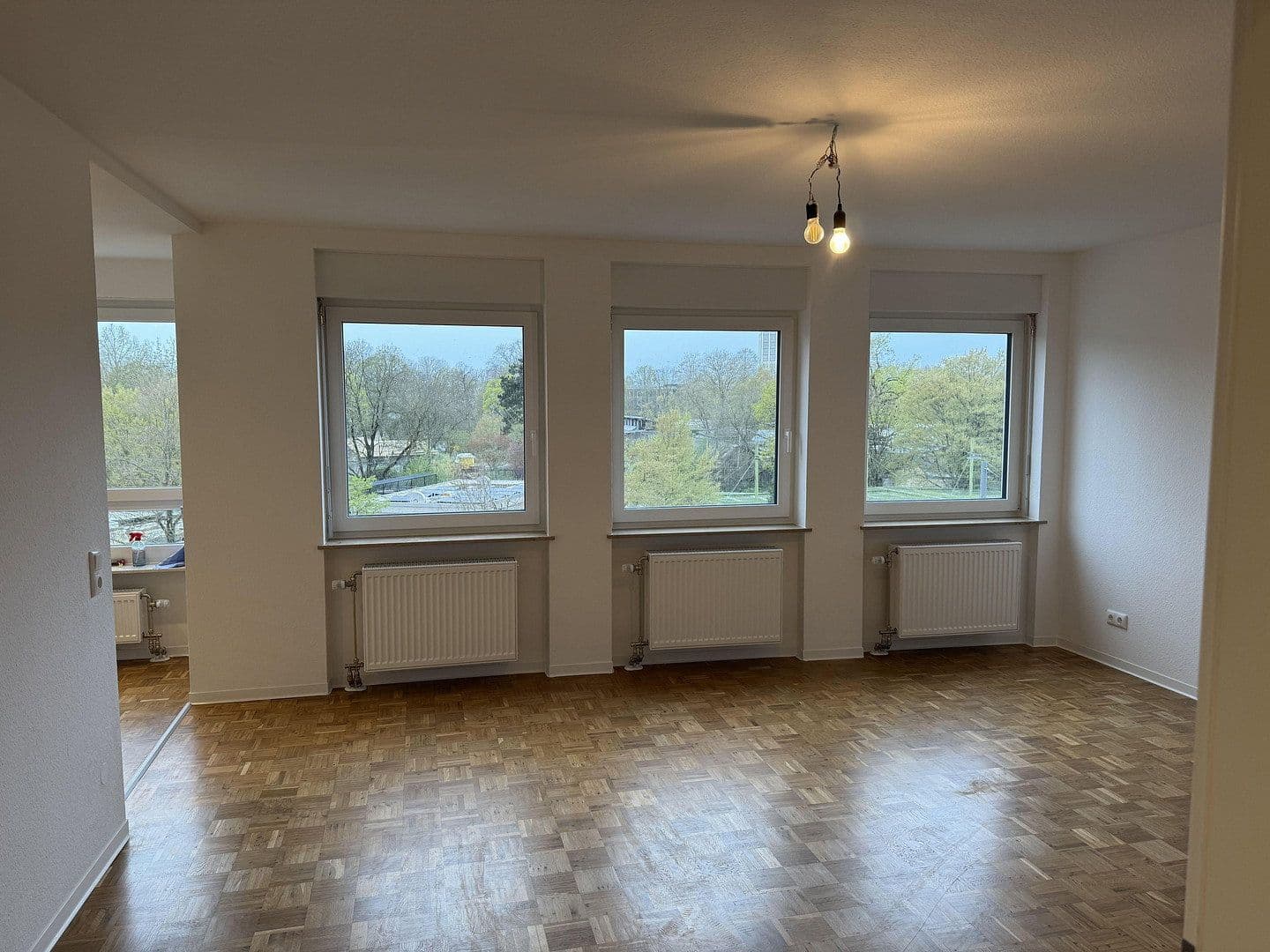 Pronájem bytu 3+1 86 m², Ettlinger Str. 31, Karlsruhe, Bádensko-Württembersko Pronájem bytu 3+1 86 m², Ettlinger Str. 31, Karlsruhe, Bádensko-Württembersko