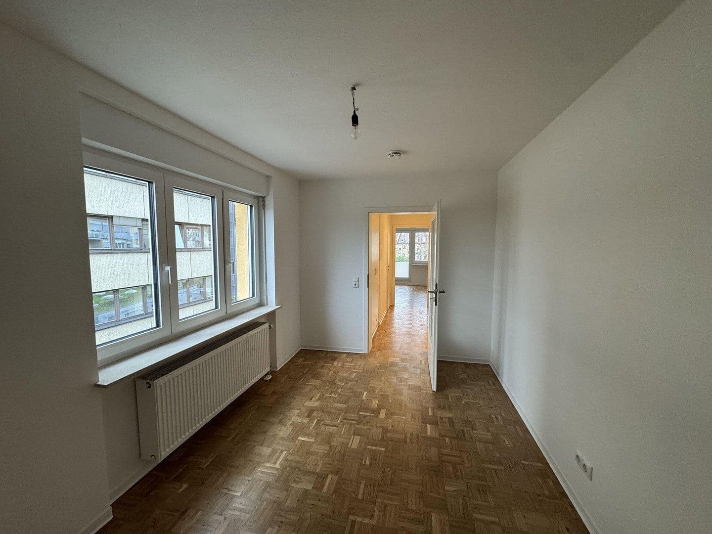 Pronájem bytu 3+1 86 m², Ettlinger Str. 31, Karlsruhe, Bádensko-Württembersko Pronájem bytu 3+1 86 m², Ettlinger Str. 31, Karlsruhe, Bádensko-Württembersko