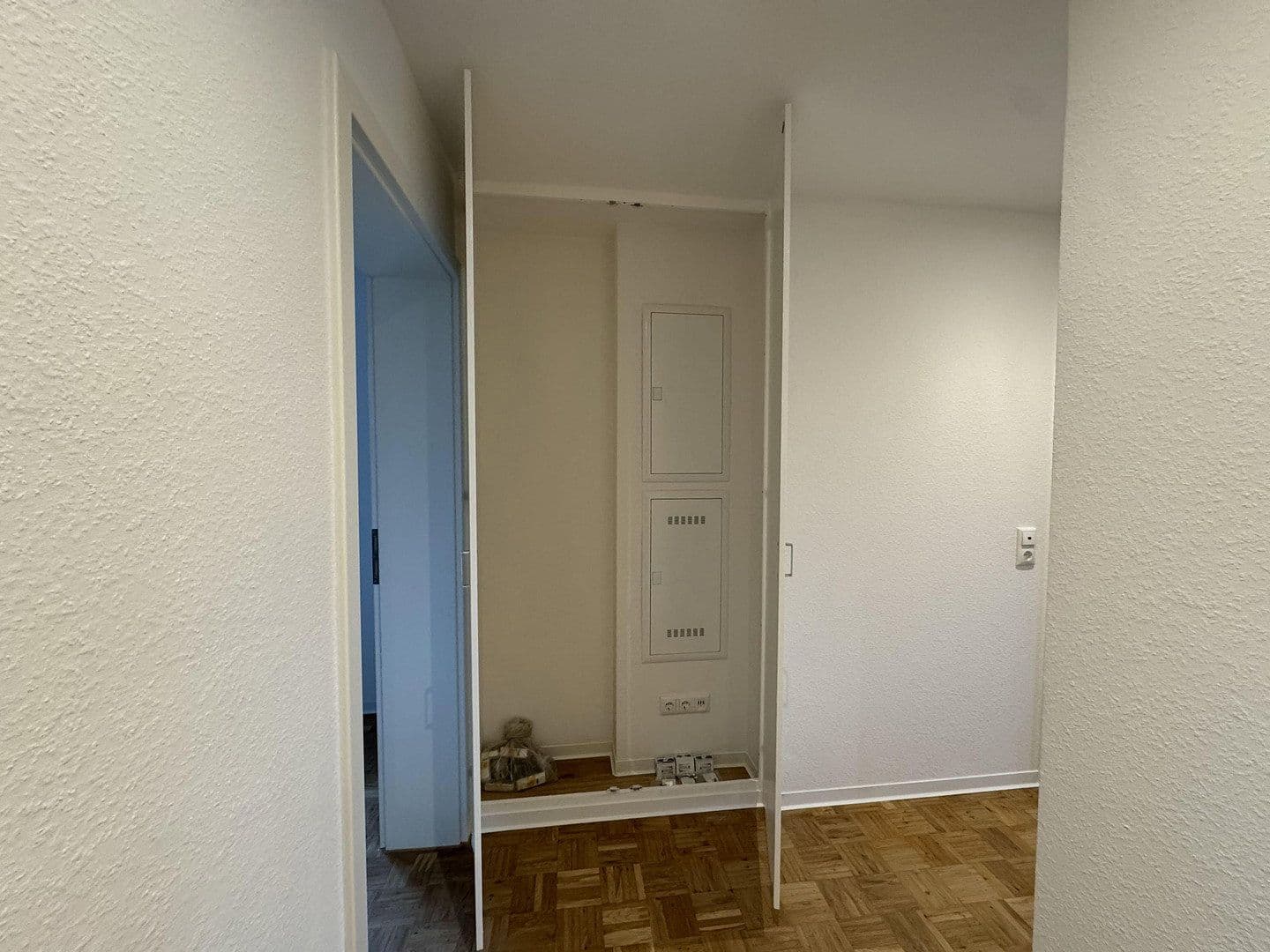 Pronájem bytu 3+1 86 m², Ettlinger Str. 31, Karlsruhe, Bádensko-Württembersko Pronájem bytu 3+1 86 m², Ettlinger Str. 31, Karlsruhe, Bádensko-Württembersko