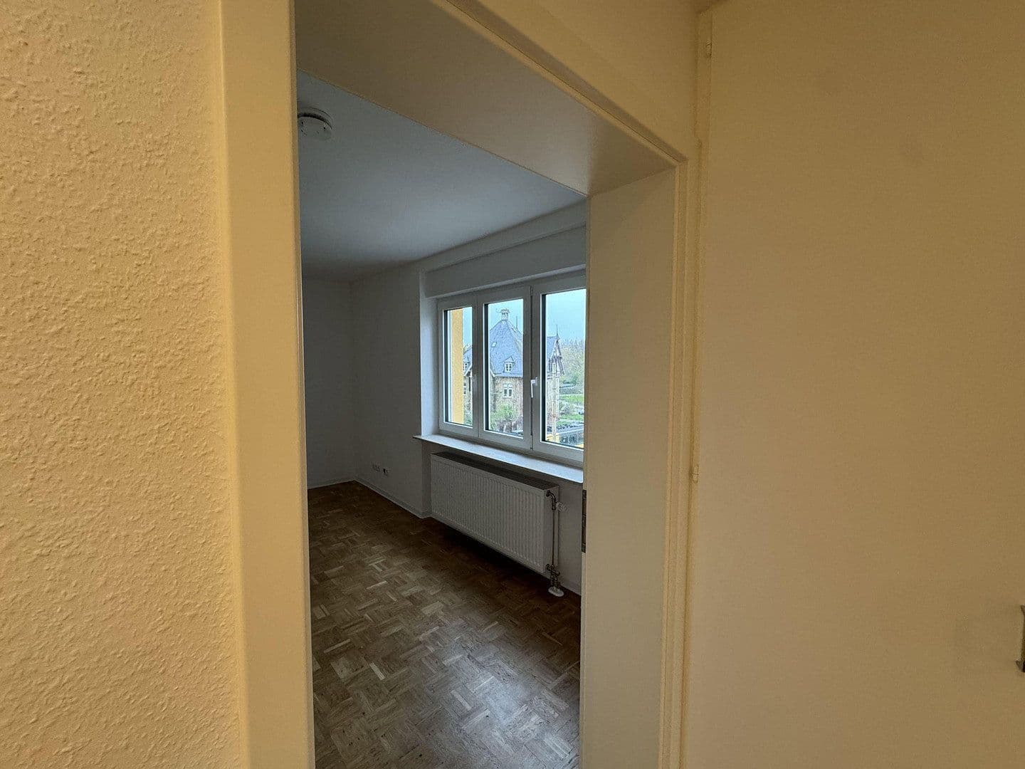 Pronájem bytu 3+1 86 m², Ettlinger Str. 31, Karlsruhe, Bádensko-Württembersko Pronájem bytu 3+1 86 m², Ettlinger Str. 31, Karlsruhe, Bádensko-Württembersko