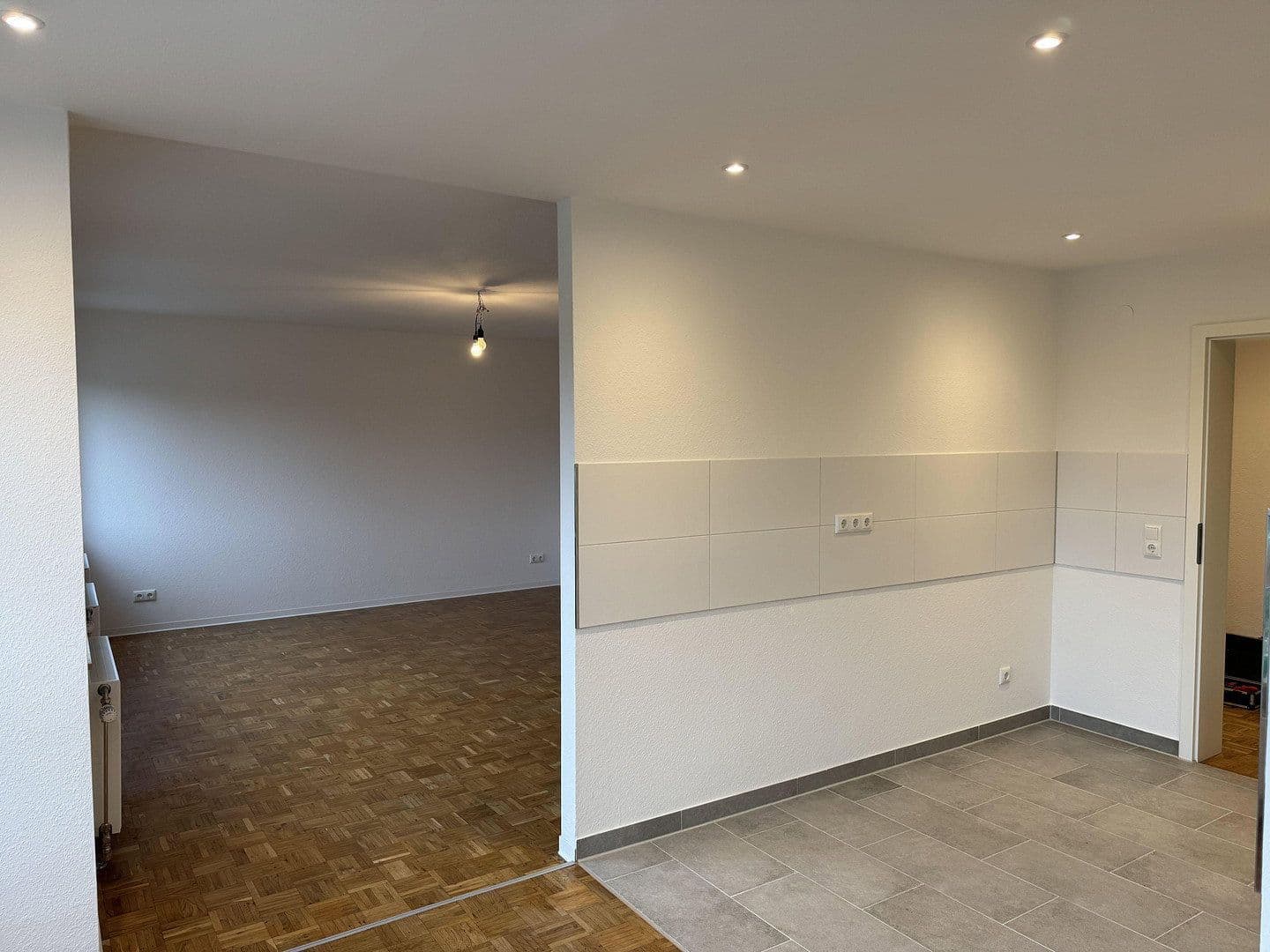 Pronájem bytu 3+1 86 m², Ettlinger Str. 31, Karlsruhe, Bádensko-Württembersko Pronájem bytu 3+1 86 m², Ettlinger Str. 31, Karlsruhe, Bádensko-Württembersko