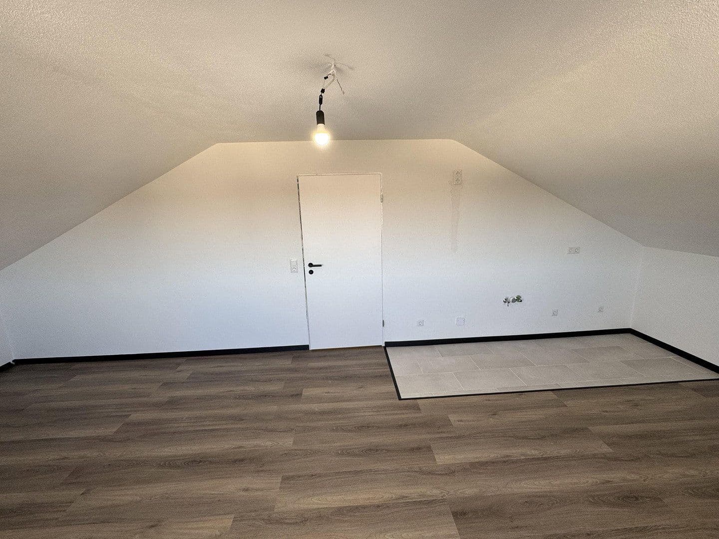 Pronájem bytu 3+1 50 m², Limeshain, Hessen Pronájem bytu 3+1 50 m², Limeshain, Hessen