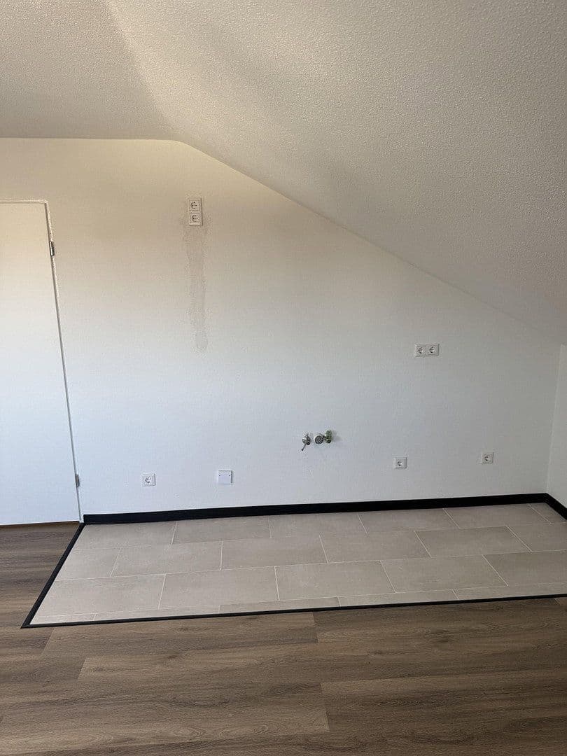 Pronájem bytu 3+1 50 m², Limeshain, Hessen Pronájem bytu 3+1 50 m², Limeshain, Hessen