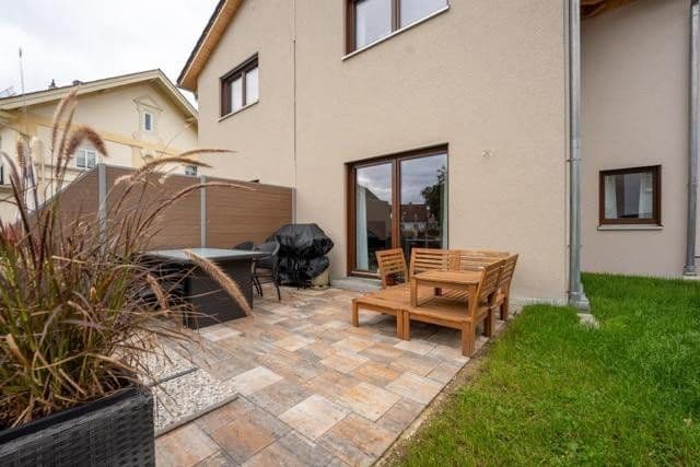 Prodej domu 145 m², pozemek 267 m², Schloßstraße 20a, Odelzhausen, Bavorsko Prodej domu 145 m², pozemek 267 m², Schloßstraße 20a, Odelzhausen, Bavorsko