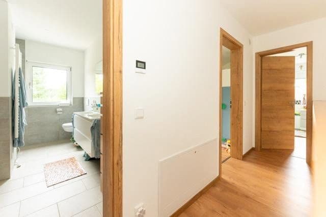 Prodej domu 145 m², pozemek 267 m², Schloßstraße 20a, Odelzhausen, Bavorsko Prodej domu 145 m², pozemek 267 m², Schloßstraße 20a, Odelzhausen, Bavorsko