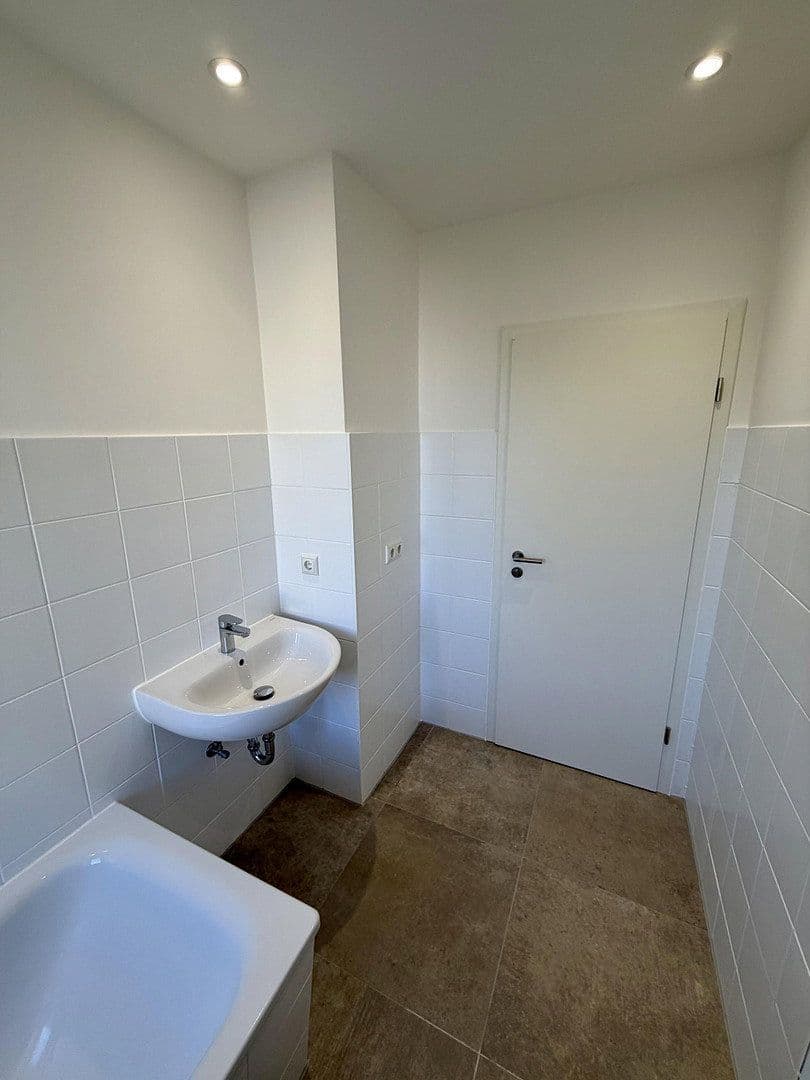 Pronájem bytu 3+1 60 m², Birkenstraße 1, Groß Kreutz (Havel), Braniborsko Pronájem bytu 3+1 60 m², Birkenstraße 1, Groß Kreutz (Havel), Braniborsko