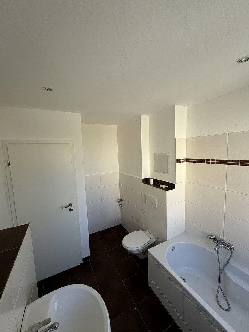 Prodej bytu 7+1 160 m², Am Polderdeich 11, Magdeburg, Sasko-Anhaltsko Prodej bytu 7+1 160 m², Am Polderdeich 11, Magdeburg, Sasko-Anhaltsko