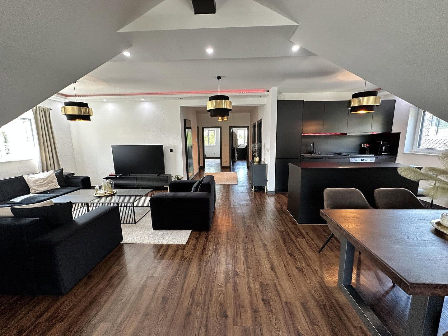 Prodej domu 305 m², pozemek 568 m², Geesthacht, Šlesvicko-Holštýnsko Prodej domu 305 m², pozemek 568 m², Geesthacht, Šlesvicko-Holštýnsko