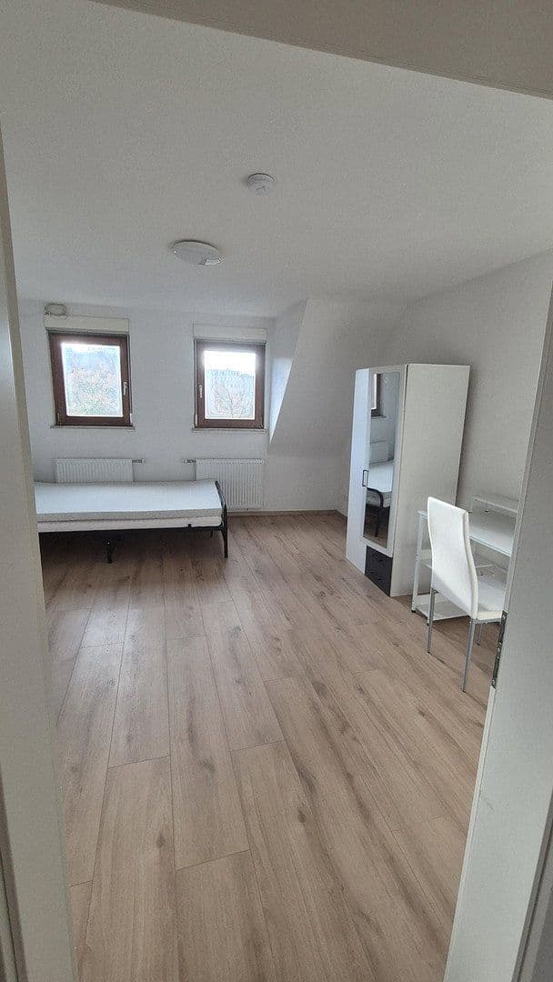 Prodej domu 155 m², pozemek 168 m², Gesellstr. 45, Pforzheim, Bádensko-Württembersko Prodej domu 155 m², pozemek 168 m², Gesellstr. 45, Pforzheim, Bádensko-Württembersko