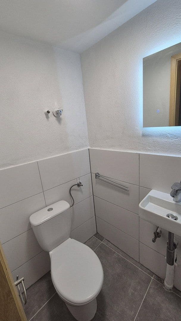 Prodej domu 155 m², pozemek 168 m², Gesellstr. 45, Pforzheim, Bádensko-Württembersko Prodej domu 155 m², pozemek 168 m², Gesellstr. 45, Pforzheim, Bádensko-Württembersko