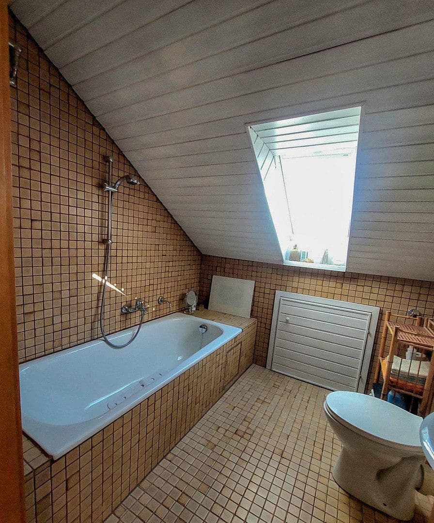 Prodej domu 215 m², pozemek 697 m², Böhmenkirch, Bádensko-Württembersko Prodej domu 215 m², pozemek 697 m², Böhmenkirch, Bádensko-Württembersko