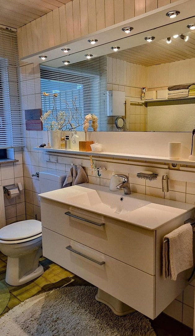 Prodej domu 215 m², pozemek 697 m², Böhmenkirch, Bádensko-Württembersko Prodej domu 215 m², pozemek 697 m², Böhmenkirch, Bádensko-Württembersko