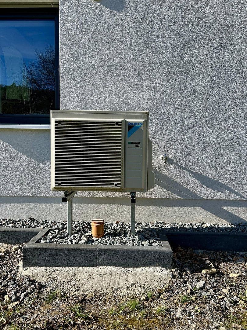 Prodej domu 120 m², pozemek 860 m², Gornau, Sasko Prodej domu 120 m², pozemek 860 m², Gornau, Sasko