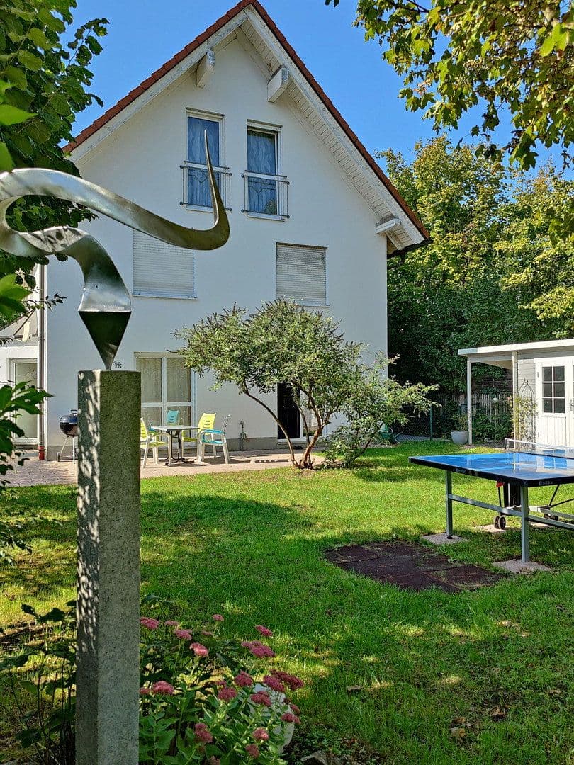 Prodej domu 153 m², pozemek 456 m², München, Bavorsko Prodej domu 153 m², pozemek 456 m², München, Bavorsko