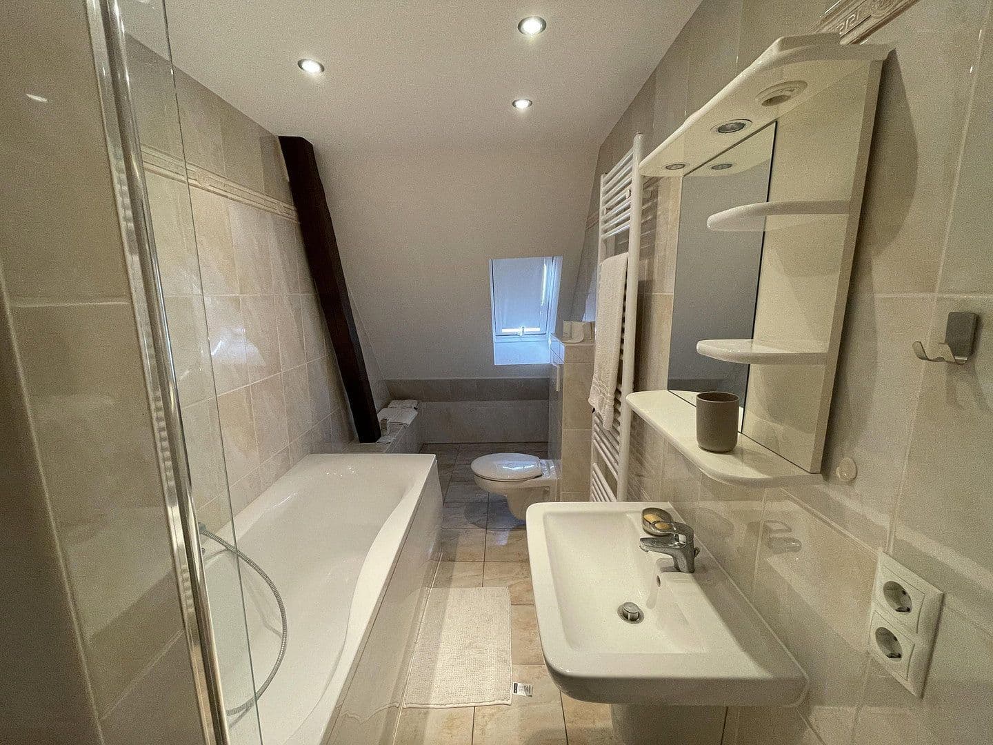 Pronájem bytu 2+1 57 m², Am Zehnt 9, Sinsheim, Bádensko-Württembersko Pronájem bytu 2+1 57 m², Am Zehnt 9, Sinsheim, Bádensko-Württembersko