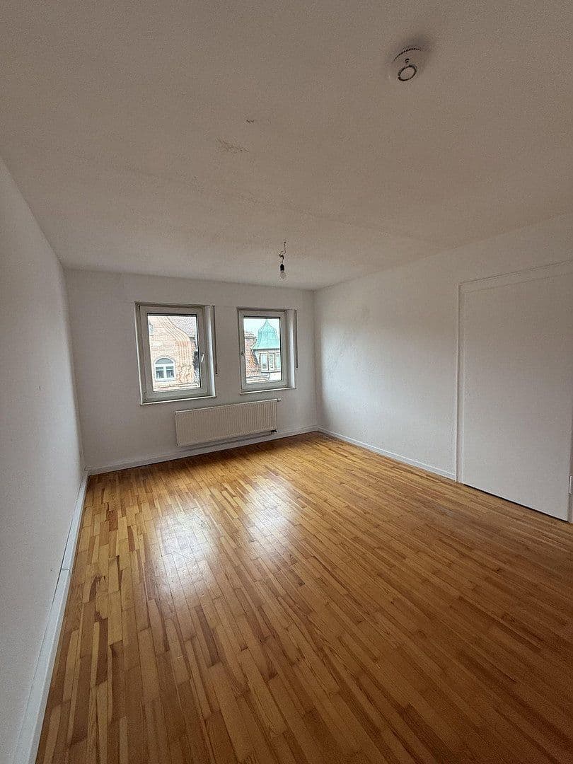 Pronájem bytu 4+1 120 m², Bucher Straße 97, Nürnberg, Bavorsko Pronájem bytu 4+1 120 m², Bucher Straße 97, Nürnberg, Bavorsko