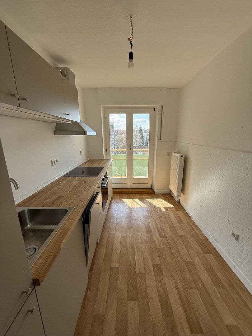 Pronájem bytu 4+1 120 m², Bucher Straße 97, Nürnberg, Bavorsko Pronájem bytu 4+1 120 m², Bucher Straße 97, Nürnberg, Bavorsko