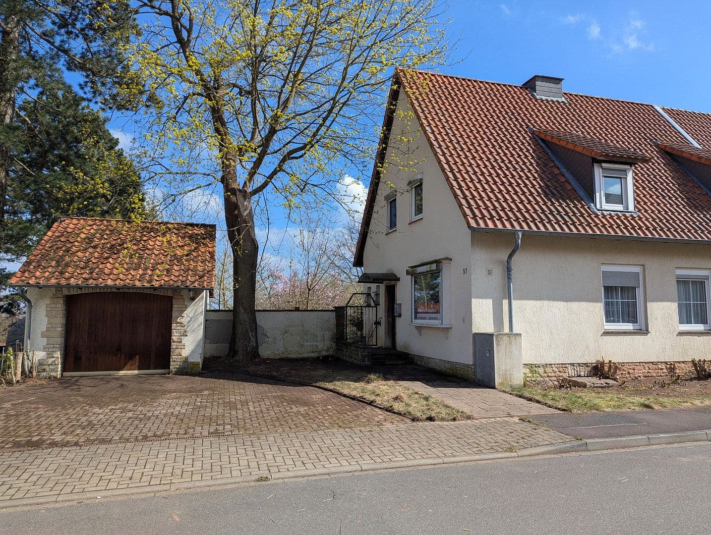 Prodej domu 123 m², pozemek 1.041 m², Herrmann-Löns-Weg 37, Salzgitter, Dolní Sasko Prodej domu 123 m², pozemek 1.041 m², Herrmann-Löns-Weg 37, Salzgitter, Dolní Sasko
