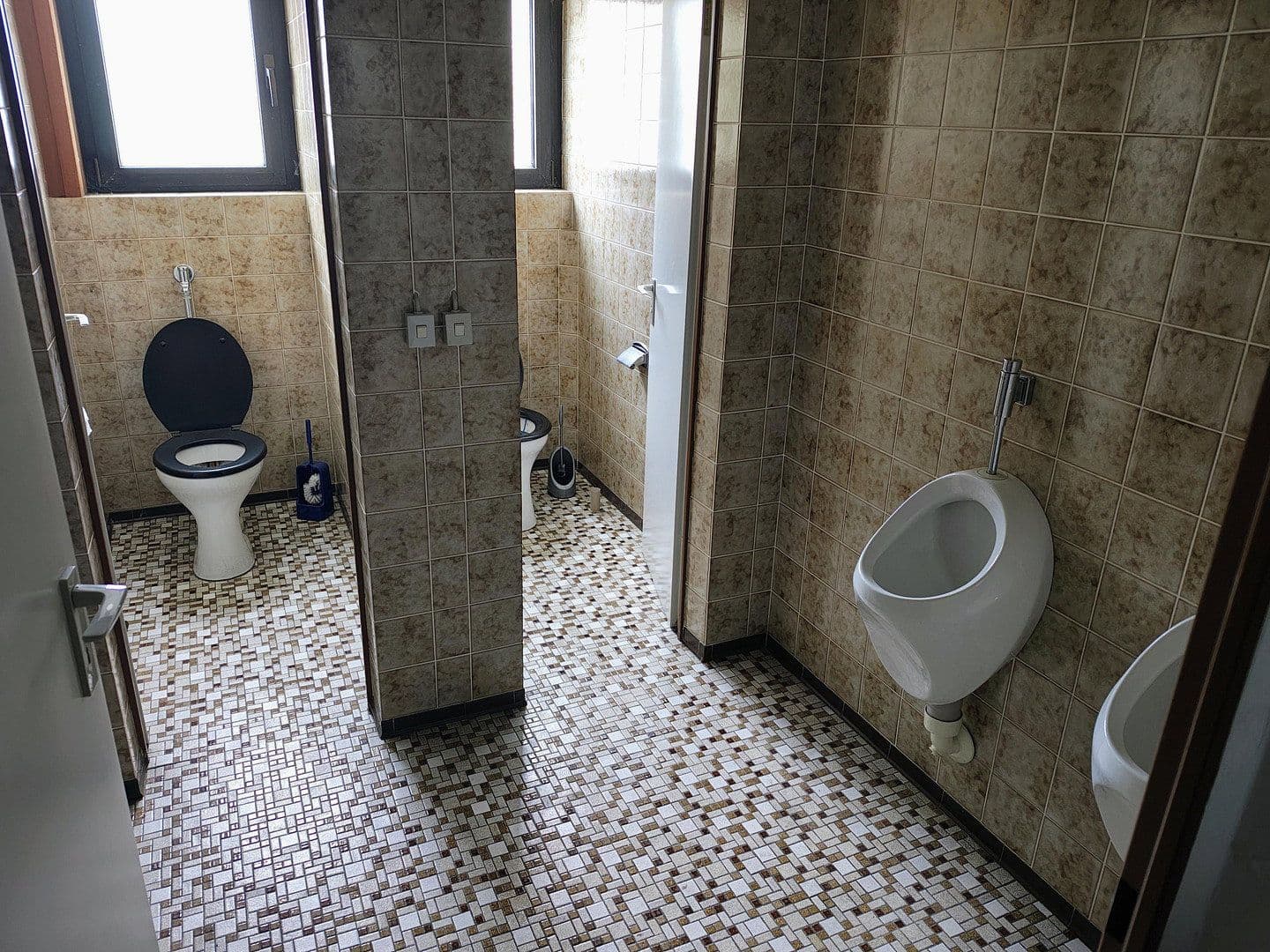 Pronájem nebytového prostoru 960 m², Am Steinbruch 3, Gerhardshofen, Bavorsko Pronájem nebytového prostoru 960 m², Am Steinbruch 3, Gerhardshofen, Bavorsko