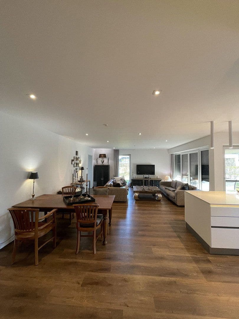 Prodej bytu 4+1 128 m², Kamillenweg 8, Wolfsburg, Dolní Sasko Prodej bytu 4+1 128 m², Kamillenweg 8, Wolfsburg, Dolní Sasko