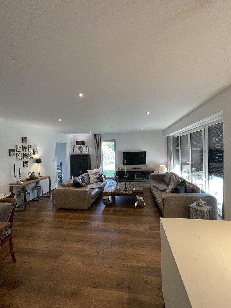 Prodej bytu 4+1 128 m², Kamillenweg 8, Wolfsburg, Dolní Sasko Prodej bytu 4+1 128 m², Kamillenweg 8, Wolfsburg, Dolní Sasko