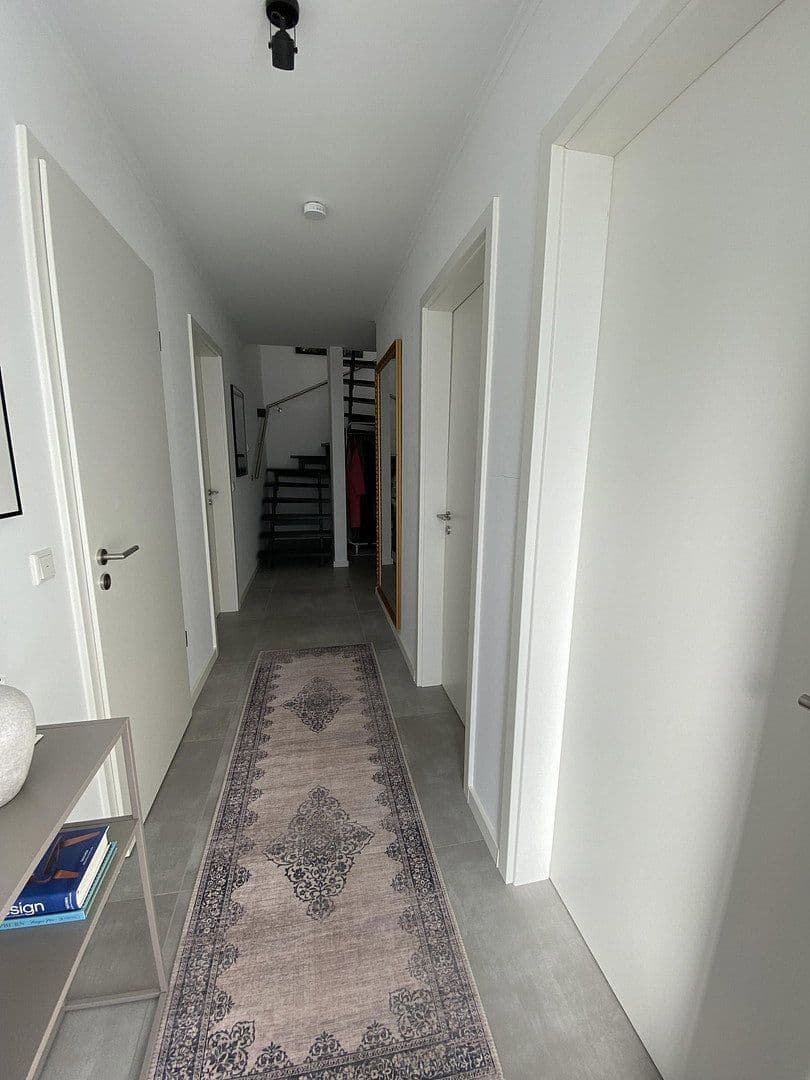 Pronájem bytu 5+1 135 m², Kiekenbrink 37, Porta Westfalica, Severní Porýní-Vestfálsko Pronájem bytu 5+1 135 m², Kiekenbrink 37, Porta Westfalica, Severní Porýní-Vestfálsko