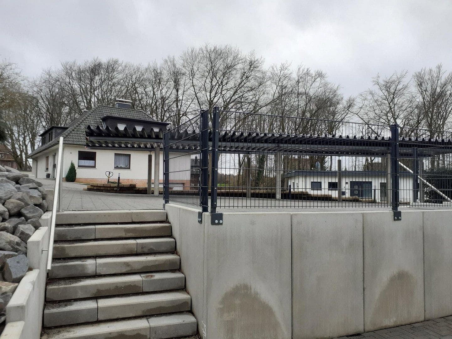 Pronájem bytu 5+1 135 m², Kiekenbrink 37, Porta Westfalica, Severní Porýní-Vestfálsko Pronájem bytu 5+1 135 m², Kiekenbrink 37, Porta Westfalica, Severní Porýní-Vestfálsko