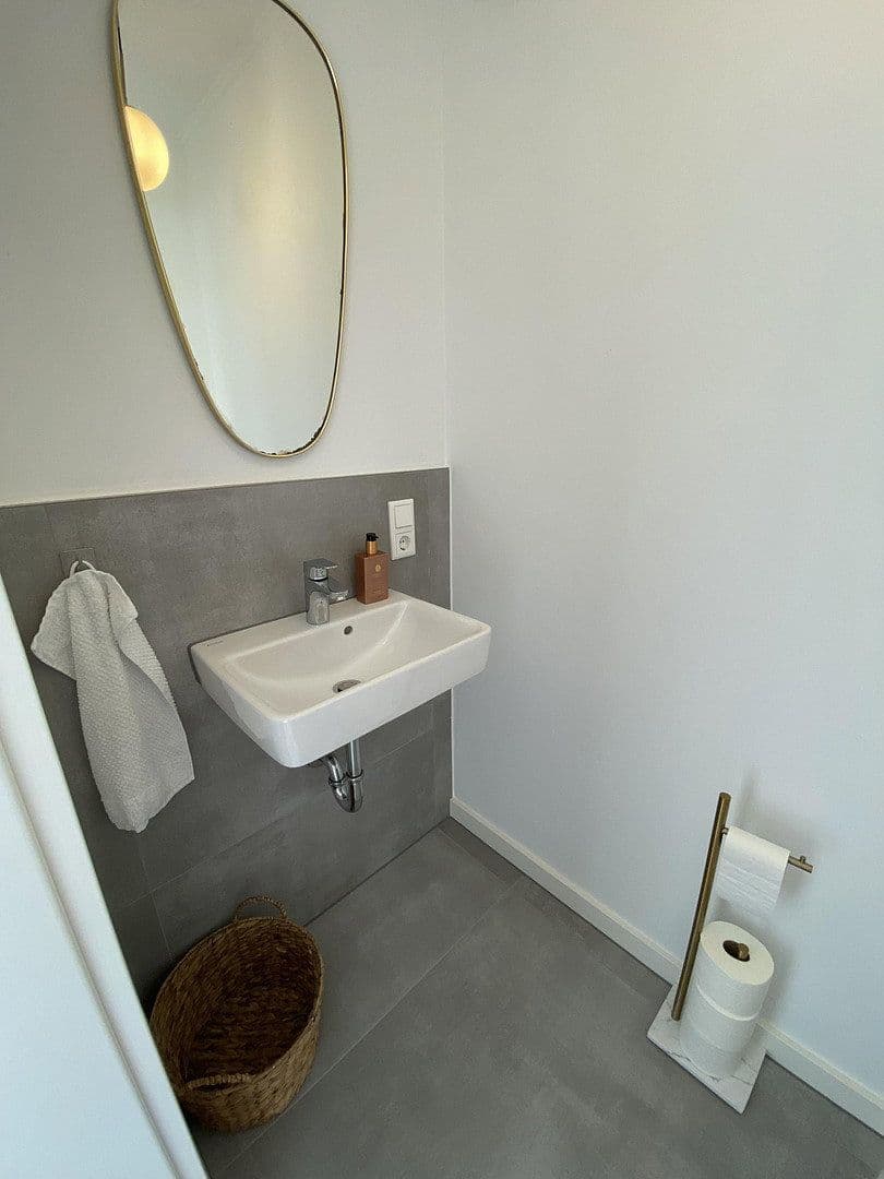 Pronájem bytu 5+1 135 m², Kiekenbrink 37, Porta Westfalica, Severní Porýní-Vestfálsko Pronájem bytu 5+1 135 m², Kiekenbrink 37, Porta Westfalica, Severní Porýní-Vestfálsko