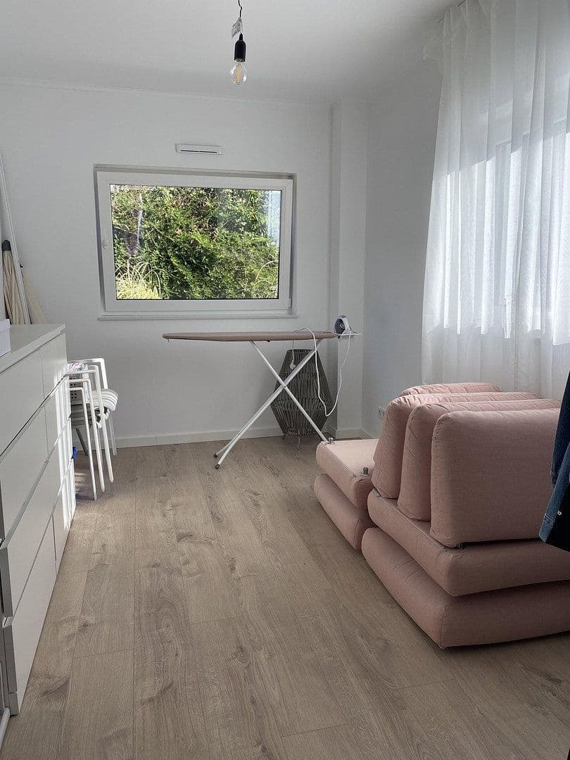 Pronájem bytu 5+1 135 m², Kiekenbrink 37, Porta Westfalica, Severní Porýní-Vestfálsko Pronájem bytu 5+1 135 m², Kiekenbrink 37, Porta Westfalica, Severní Porýní-Vestfálsko