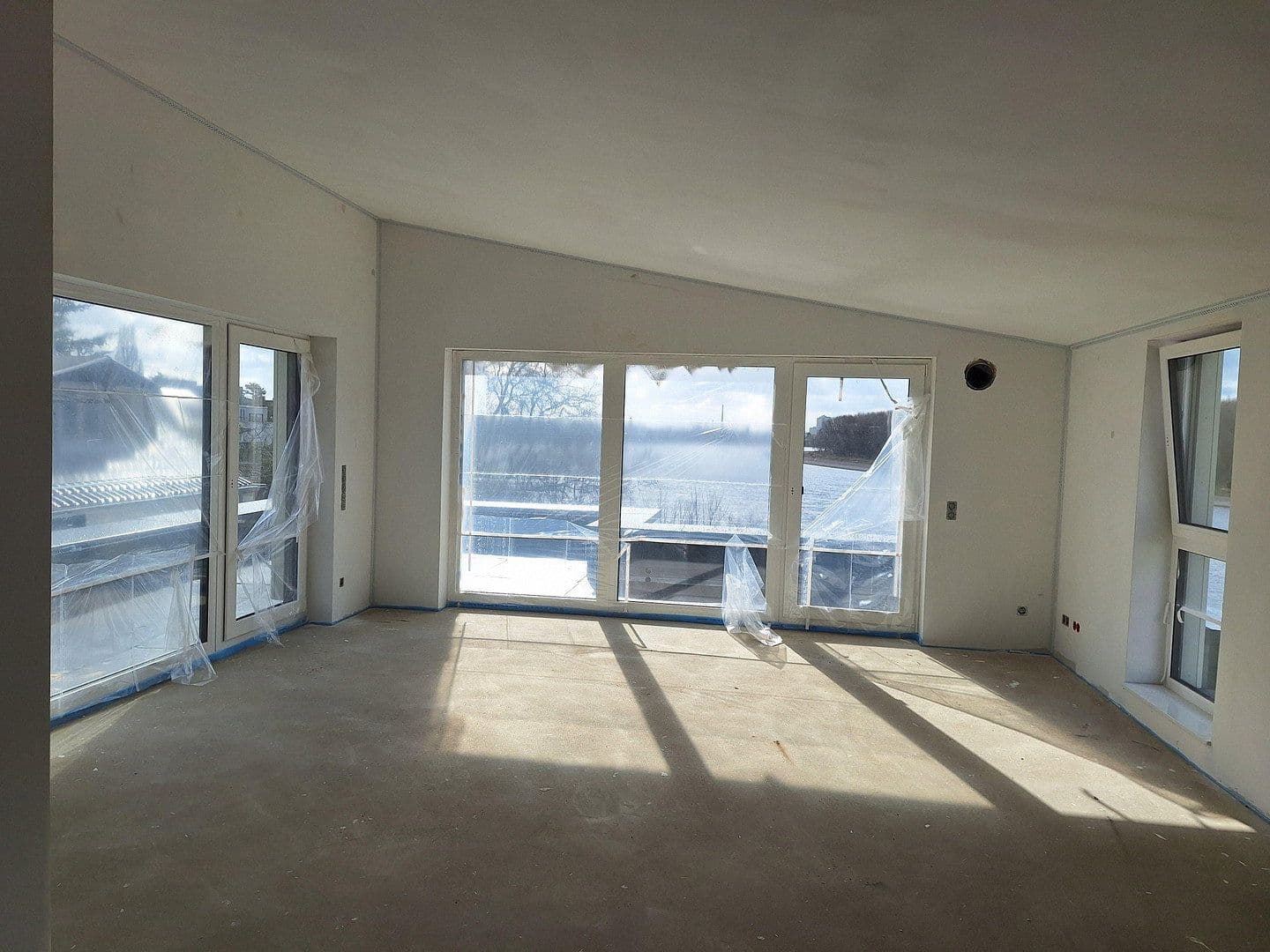 Pronájem bytu 2+1 88 m², Erkerstrasse 23, Köln Porz Ensen, Severní Porýní-Vestfálsko Pronájem bytu 2+1 88 m², Erkerstrasse 23, Köln Porz Ensen, Severní Porýní-Vestfálsko