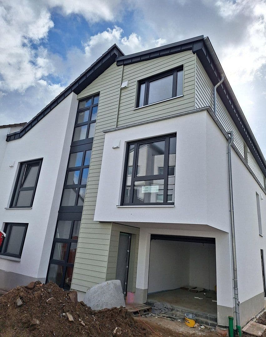 Pronájem bytu 4+1 139 m², Erkerstrasse 23, Köln Porz Ensen, Severní Porýní-Vestfálsko Pronájem bytu 4+1 139 m², Erkerstrasse 23, Köln Porz Ensen, Severní Porýní-Vestfálsko