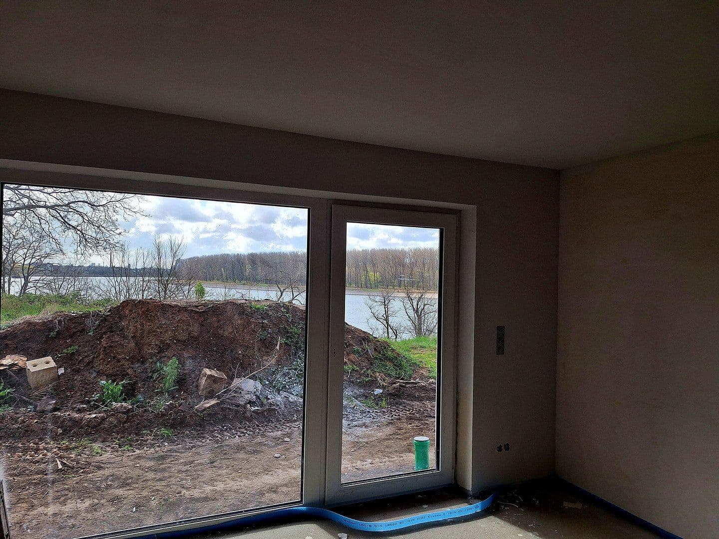 Pronájem bytu 4+1 139 m², Erkerstrasse 23, Köln Porz Ensen, Severní Porýní-Vestfálsko Pronájem bytu 4+1 139 m², Erkerstrasse 23, Köln Porz Ensen, Severní Porýní-Vestfálsko