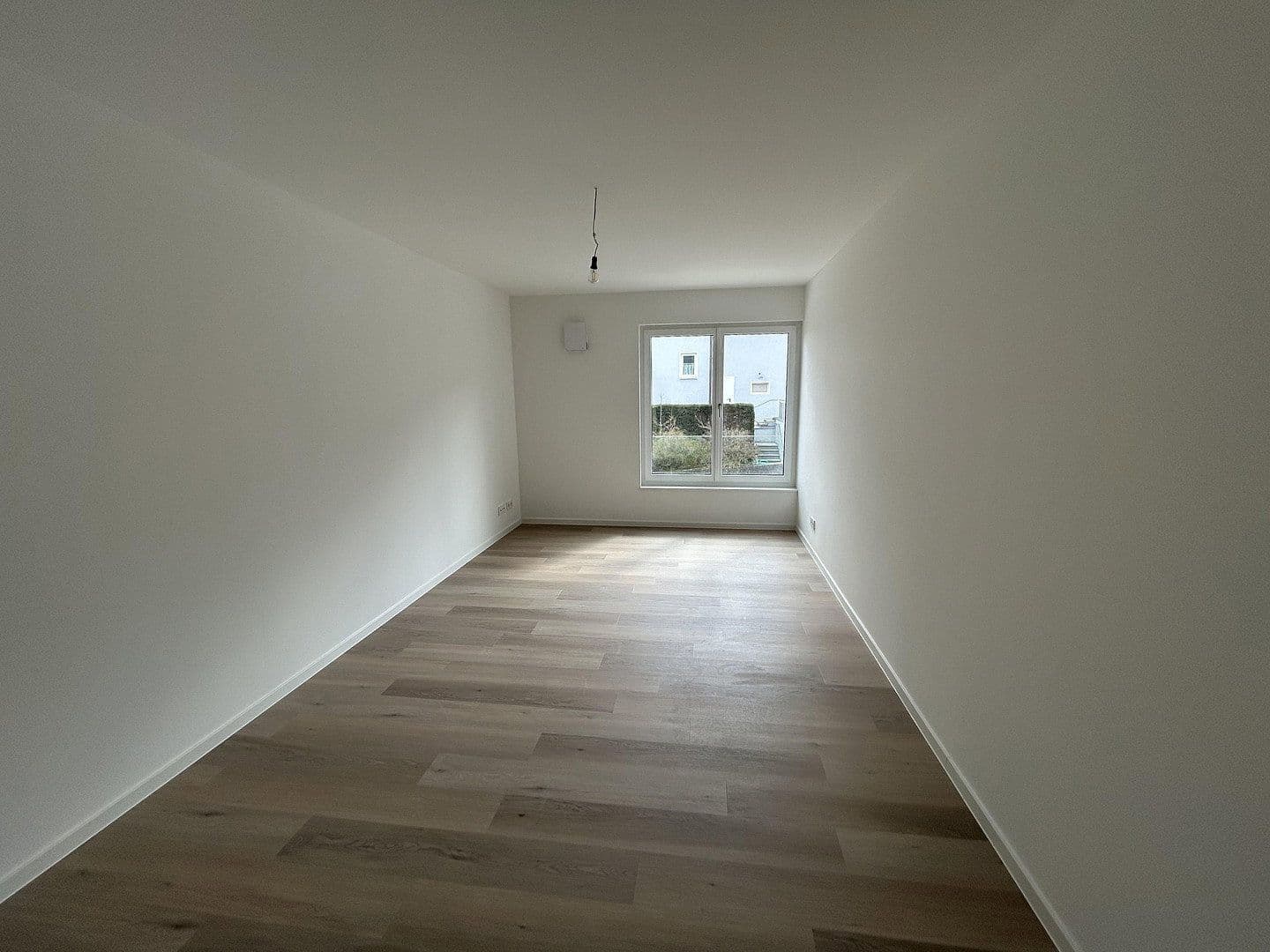 Pronájem bytu 3+1 108 m², Scheckertstrasse 2, Zell am Main, Bavorsko Pronájem bytu 3+1 108 m², Scheckertstrasse 2, Zell am Main, Bavorsko