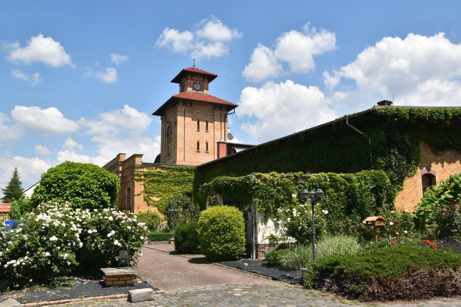 Pronájem bytu 4+1 135 m², Kitscherstr, 10, Křemeničov, Sasko Pronájem bytu 4+1 135 m², Kitscherstr, 10, Křemeničov, Sasko