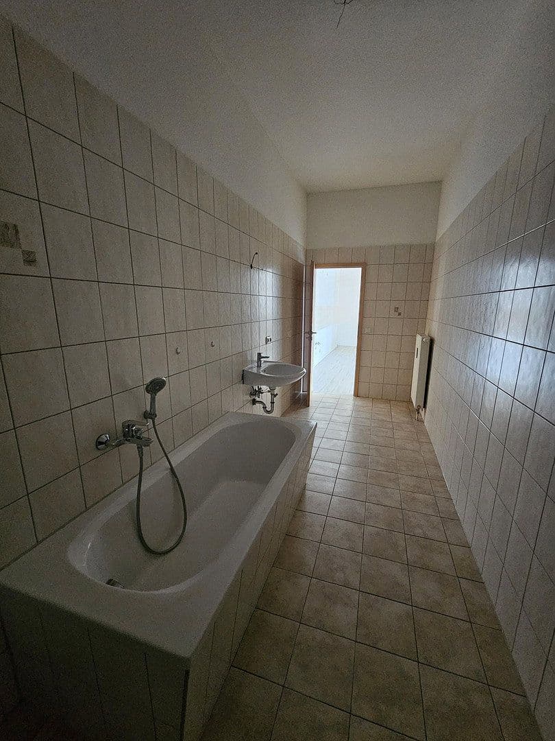 Pronájem bytu 4+1 135 m², Kitscherstr, 10, Křemeničov, Sasko Pronájem bytu 4+1 135 m², Kitscherstr, 10, Křemeničov, Sasko