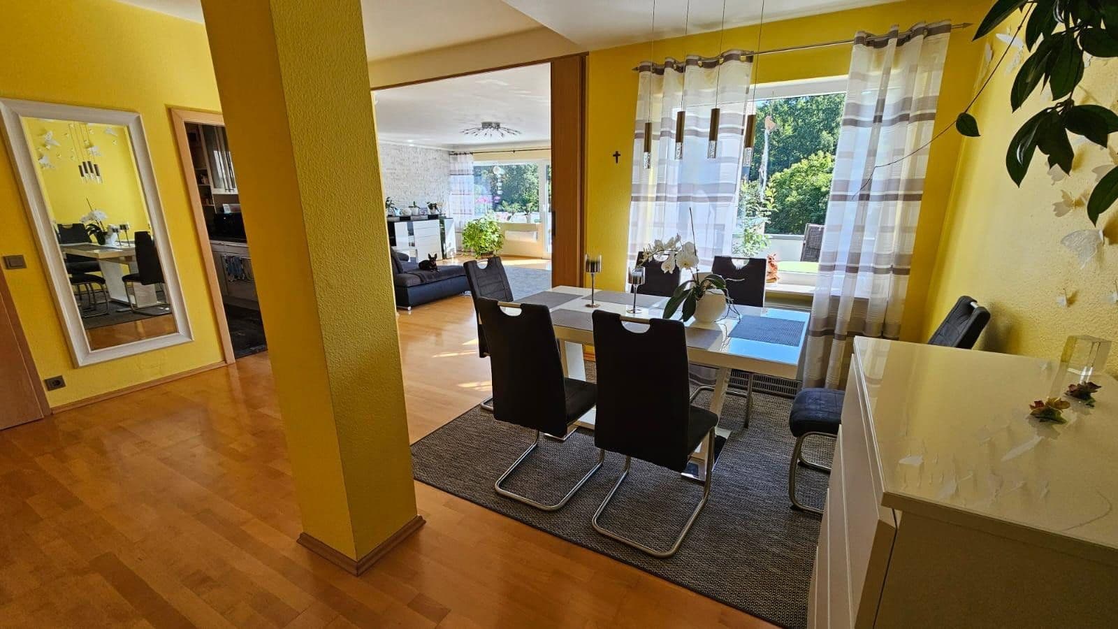 Prodej bytu 4+kk 133 m², Baden-Baden Haueneberstein, Bádensko-Württembersko Prodej bytu 4+kk 133 m², Baden-Baden Haueneberstein, Bádensko-Württembersko