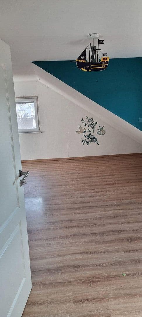 Prodej domu 190 m², pozemek 322 m², Reichenbach an der Fils, Bádensko-Württembersko Prodej domu 190 m², pozemek 322 m², Reichenbach an der Fils, Bádensko-Württembersko