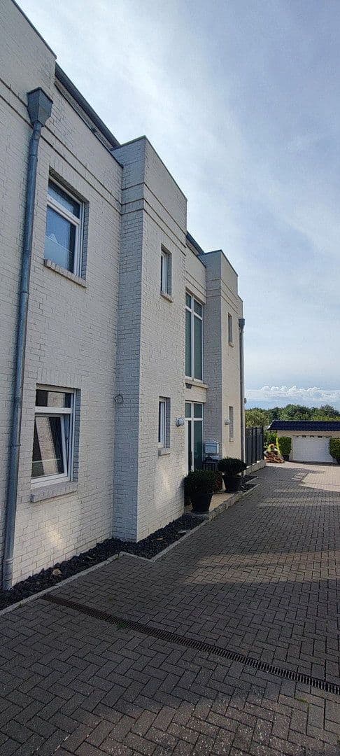 Prodej domu 340 m², pozemek 1.040 m², Schönberg (Holstein), Šlesvicko-Holštýnsko Prodej domu 340 m², pozemek 1.040 m², Schönberg (Holstein), Šlesvicko-Holštýnsko